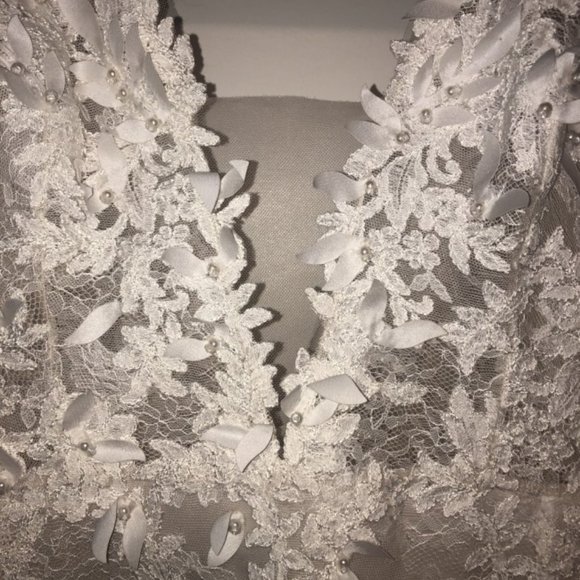 NEVER WORN Mira Zwillenger Veronica Wedding Dress - Picture 6 of 8